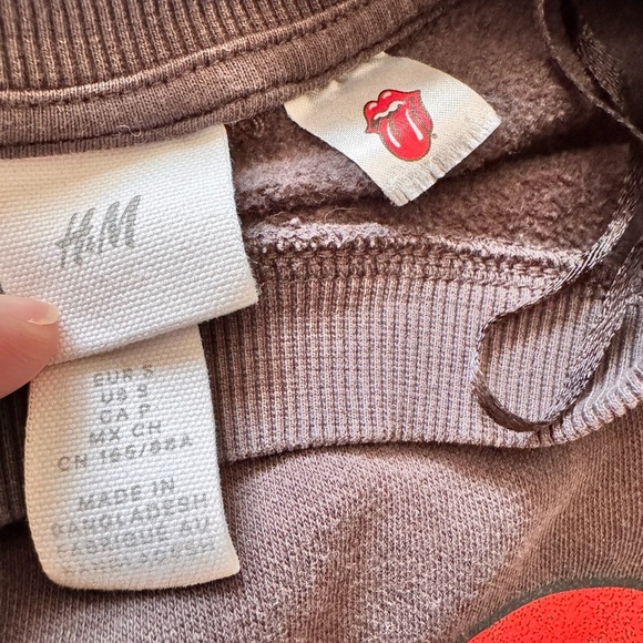 H&M Rolling Stones Rainbow Tongue Logo Oversized Sweatshirt Size Small Women - Picture 5 of 5